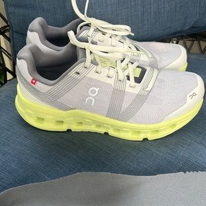 On Cloudgo Size 8.5 Women’s